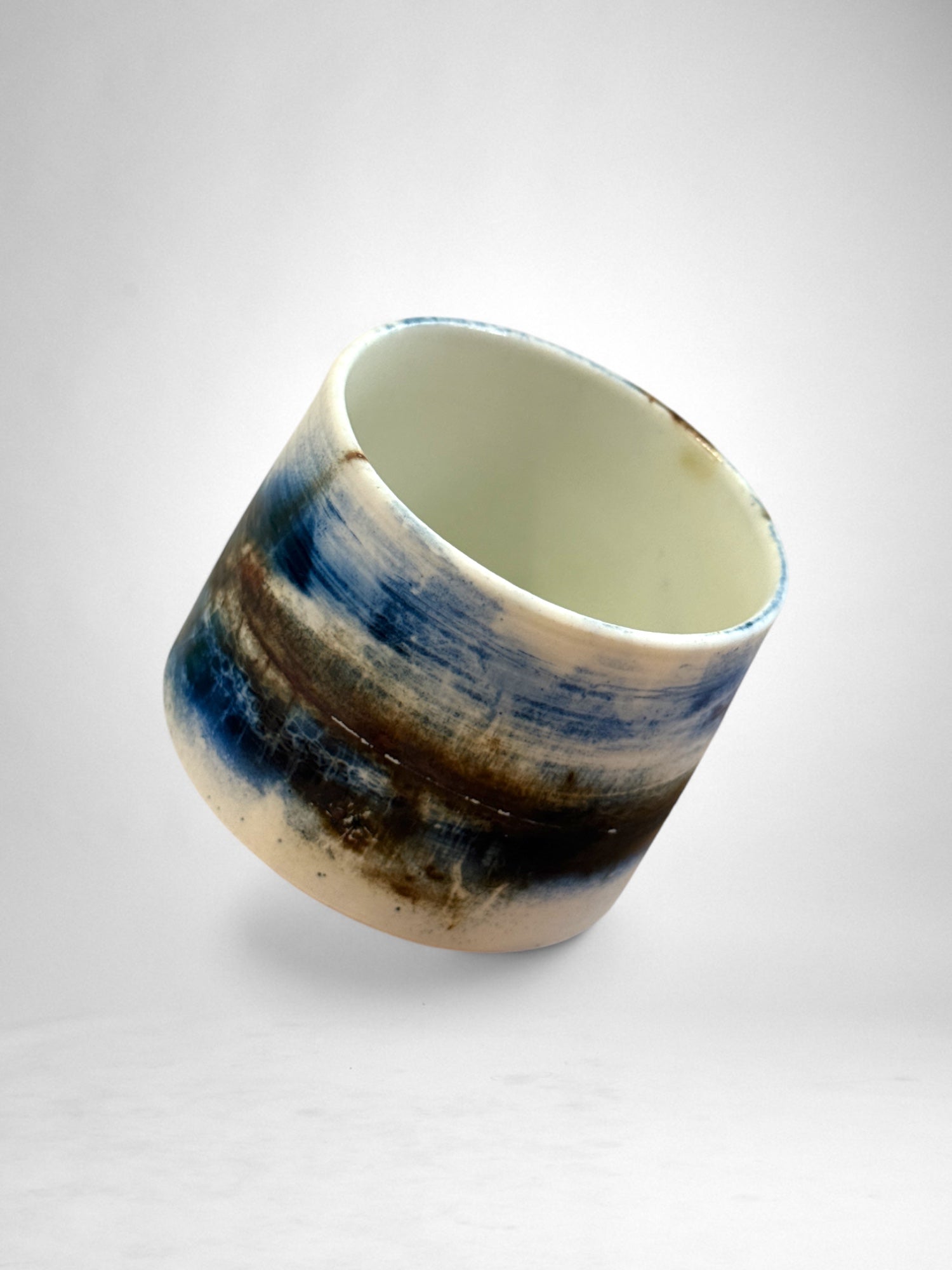 Saggar-Fired Porcelain Cup – Midnight Storm (4)