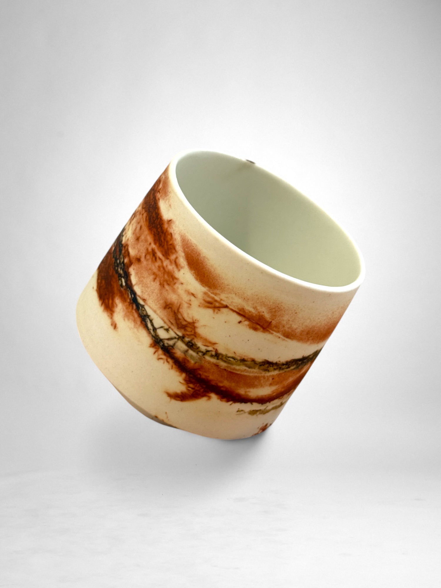 Saggar-Fired Porcelain Cup – Earthen Plum (4)