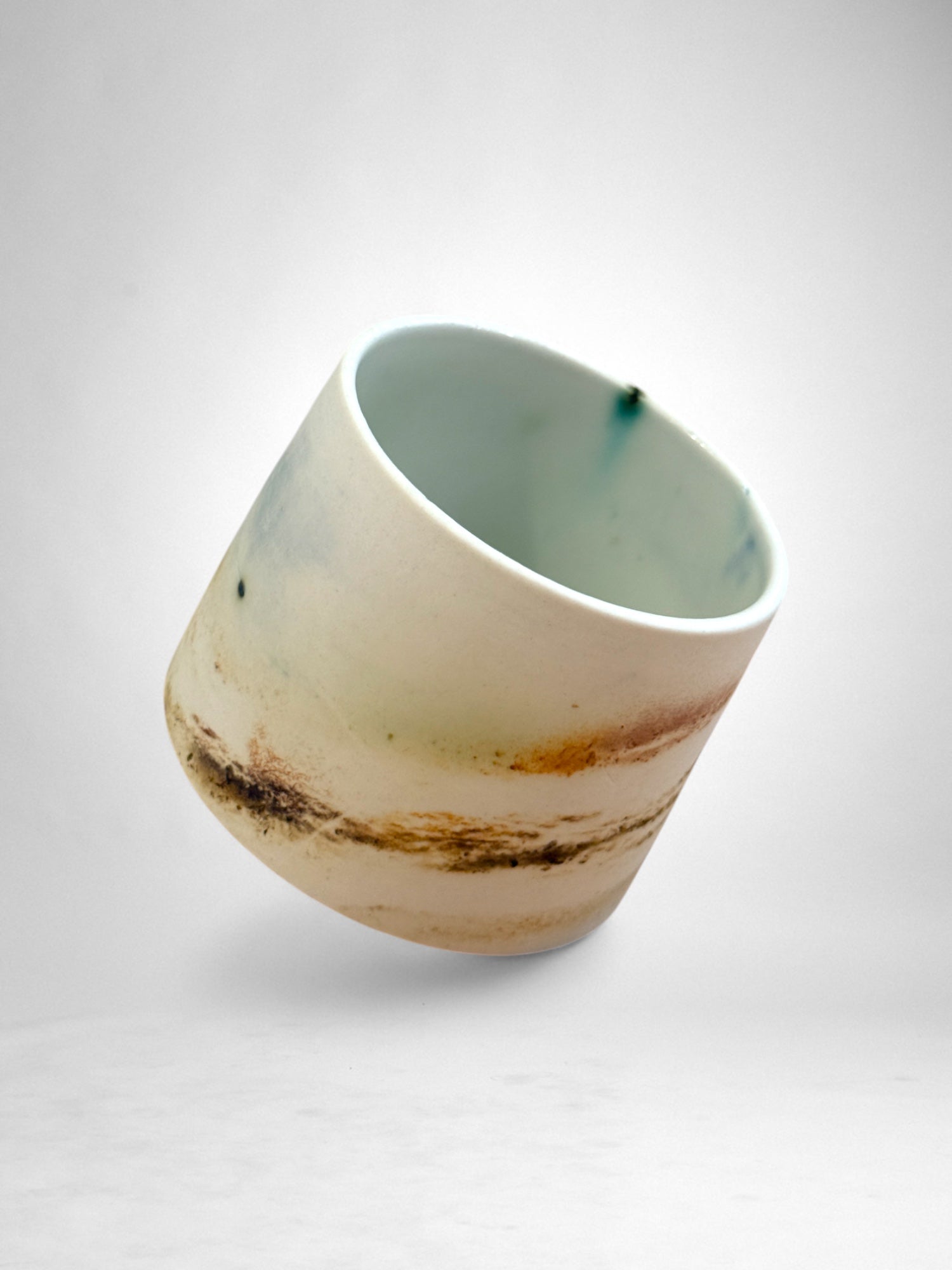 Saggar-Fired Porcelain Cup – Winter Veil (4)
