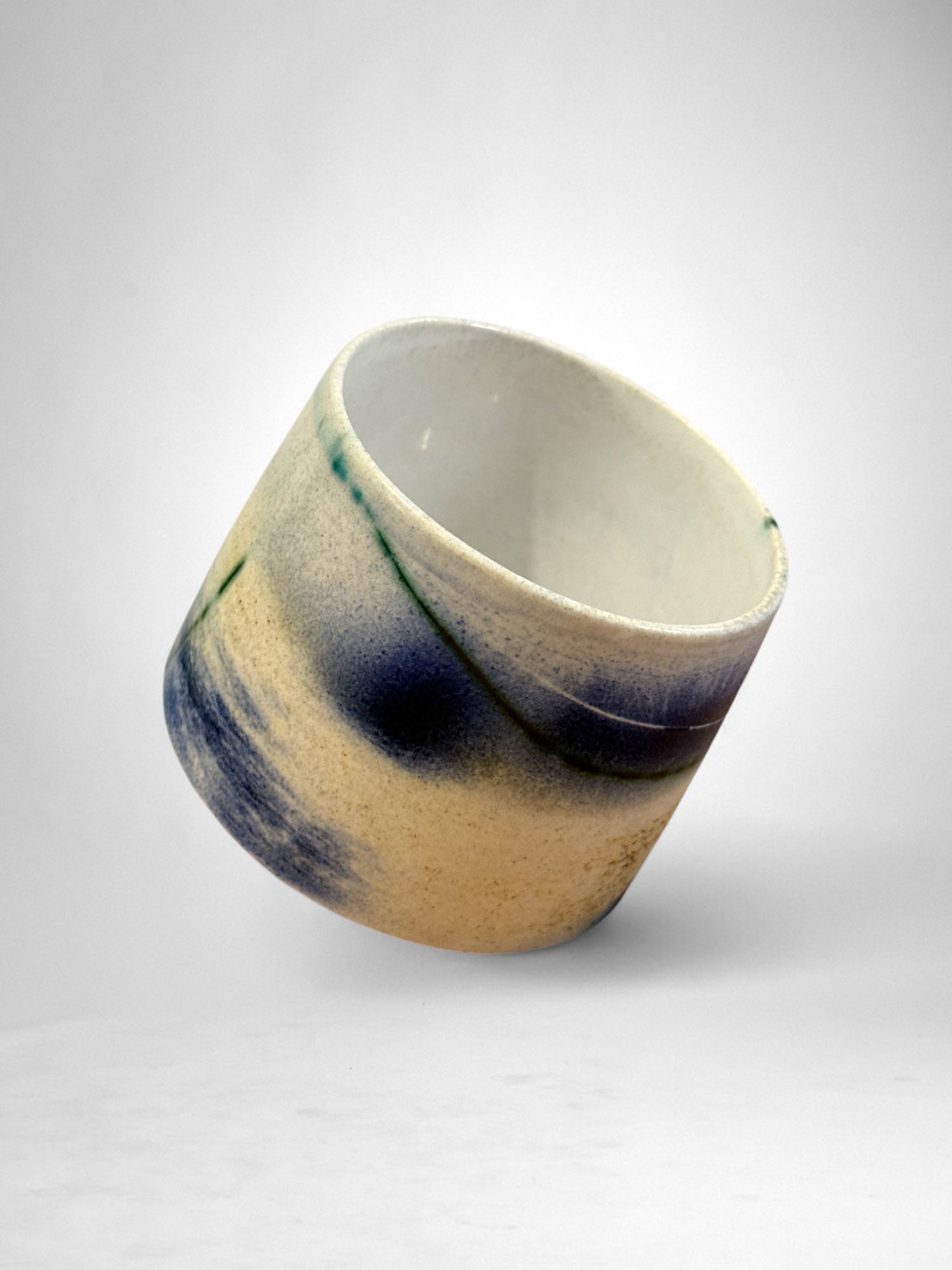 Saggar-Fired Porcelain Cup – Twilight Wave (1)