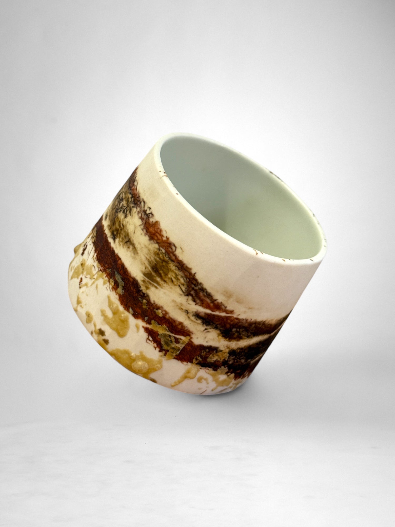 Saggar-Fired Porcelain Cup – Charred Earth (4)