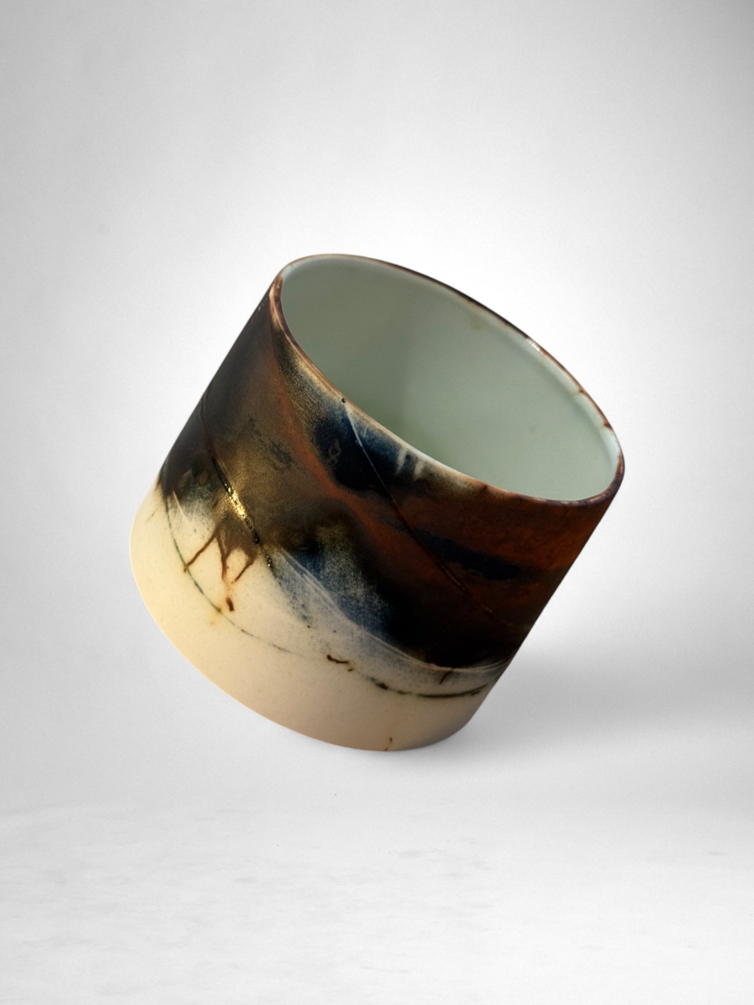 Saggar-Fired Porcelain Cup – Desert Dusk (1)