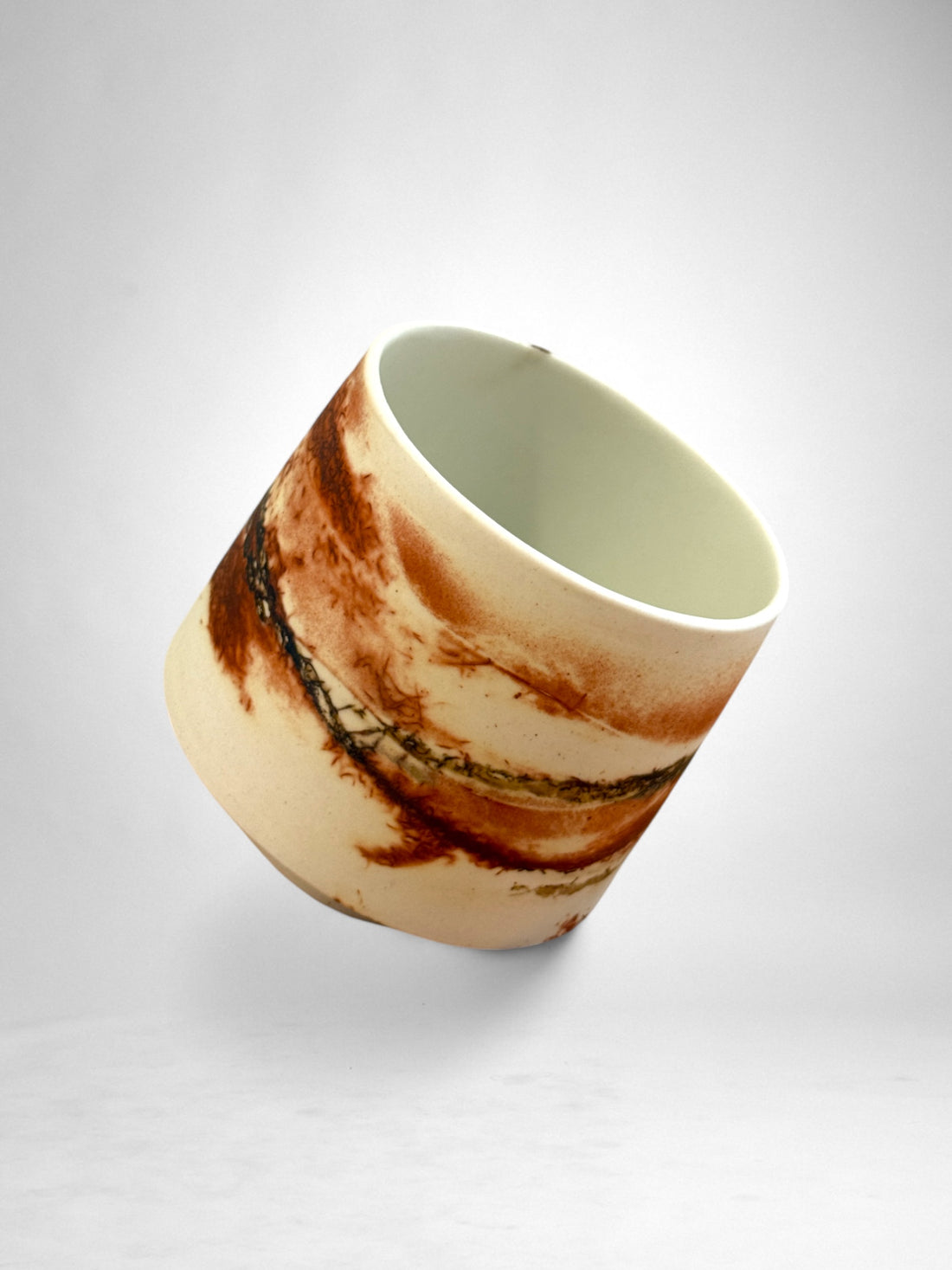 Saggar-Fired Porcelain Cup – Earthen Plum (4)
