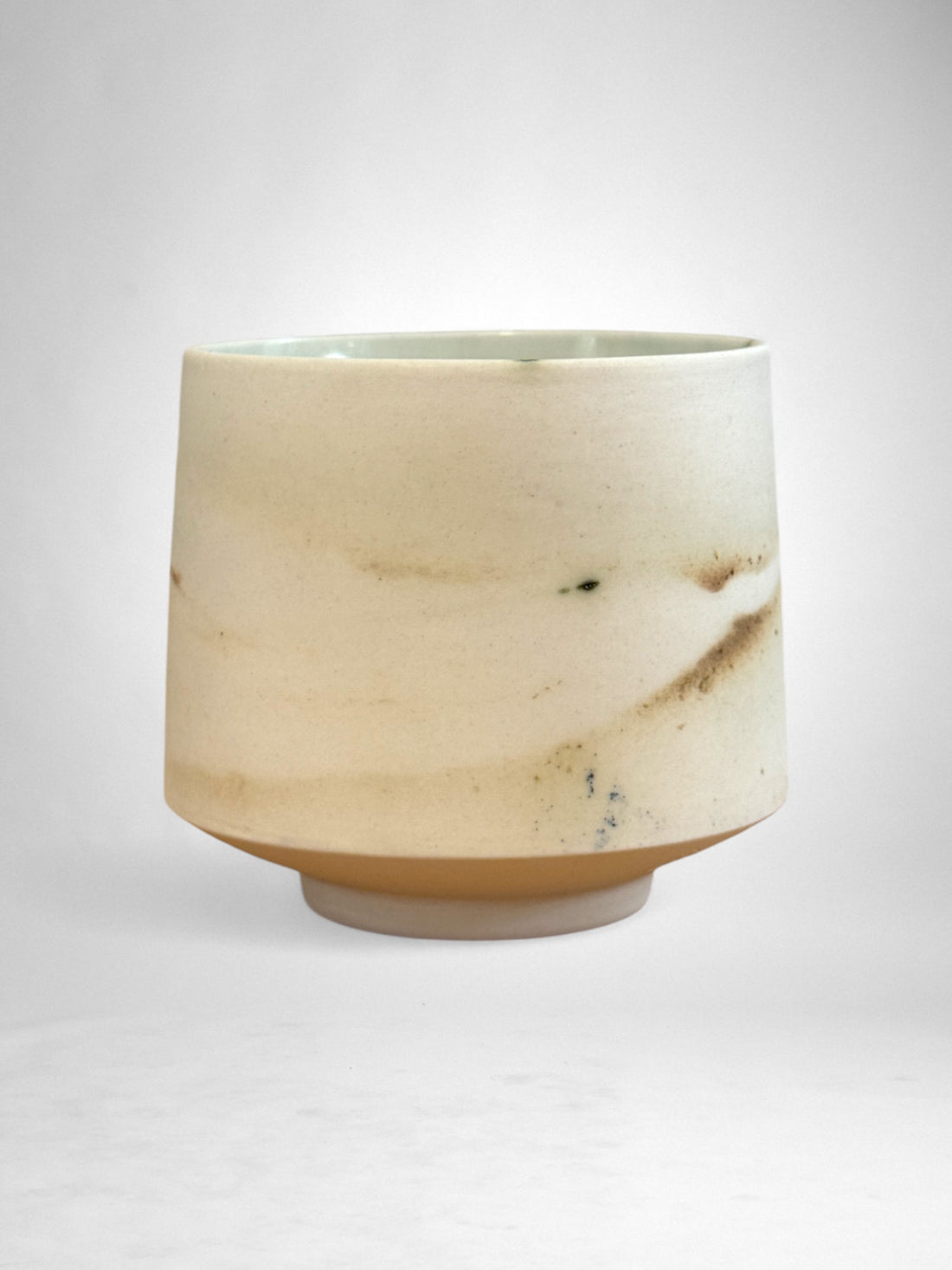 Saggar-Fired Porcelain Cup – Winter Veil (2)