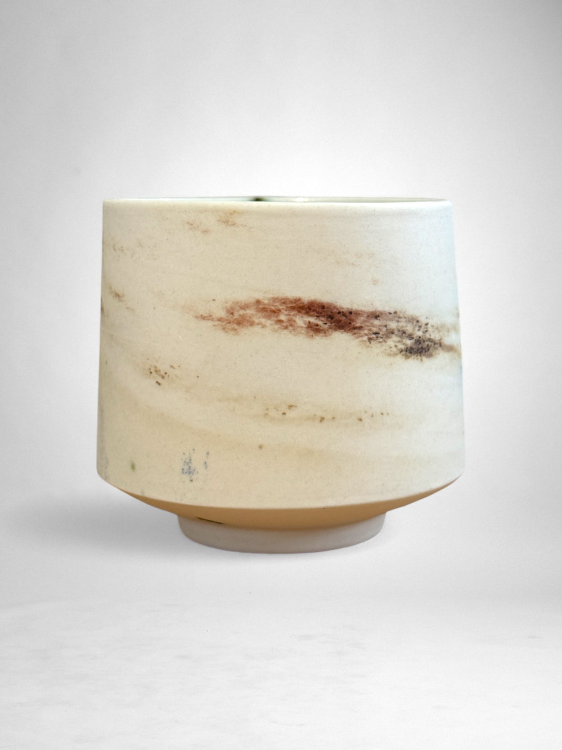 Saggar-Fired Porcelain Cup – Winter Veil (2)