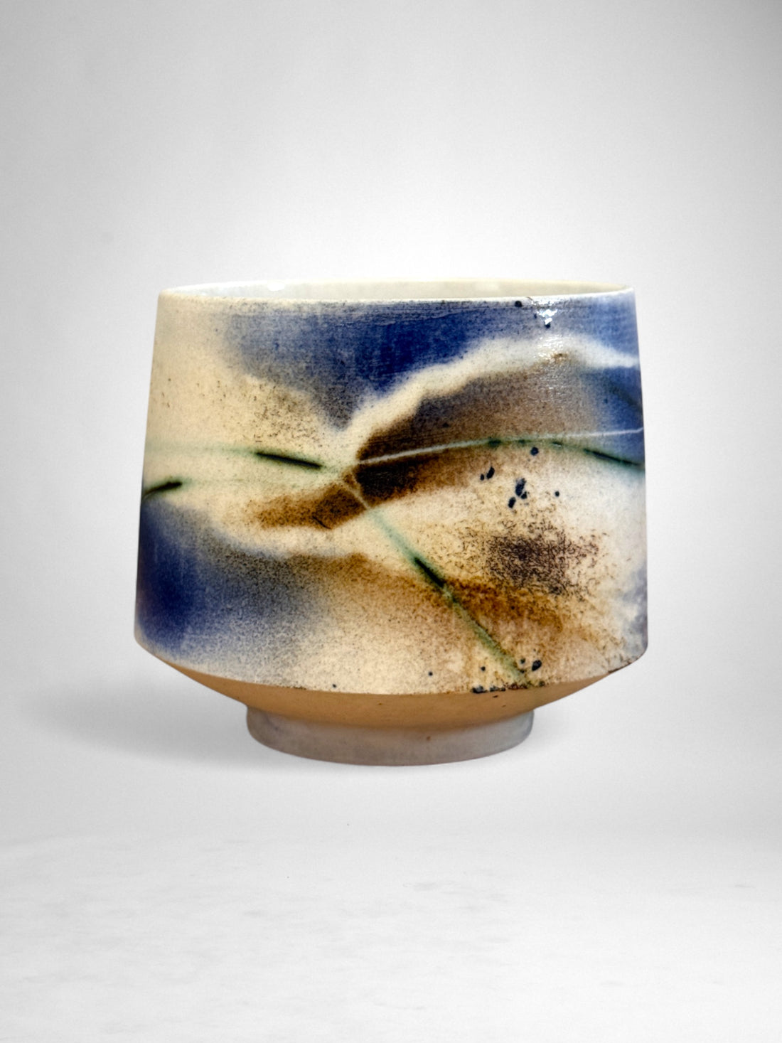 Saggar-Fired Porcelain Cup – Twilight Wave (2)