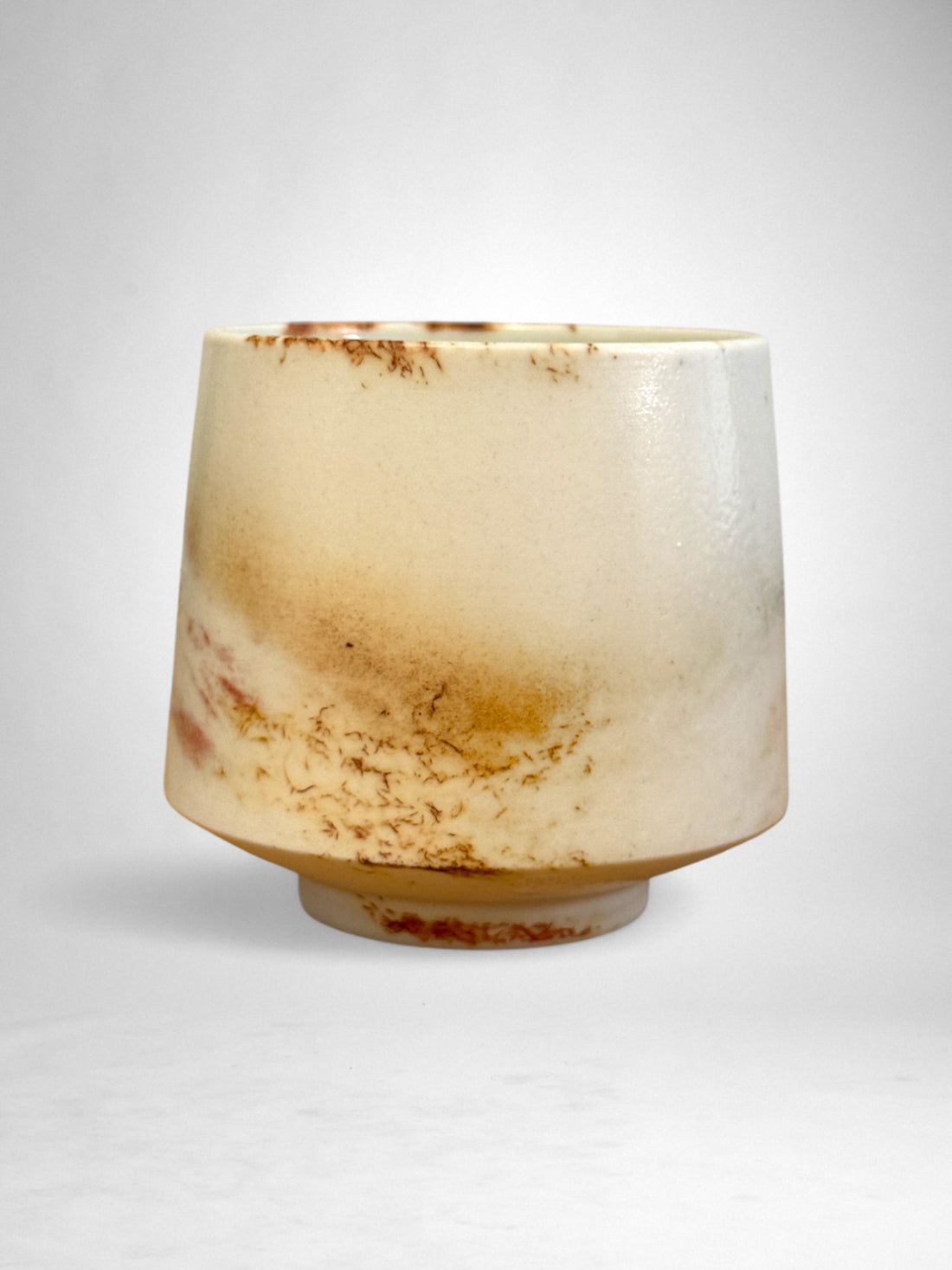 Saggar-Fired Porcelain Cup – Petal Flame (1)