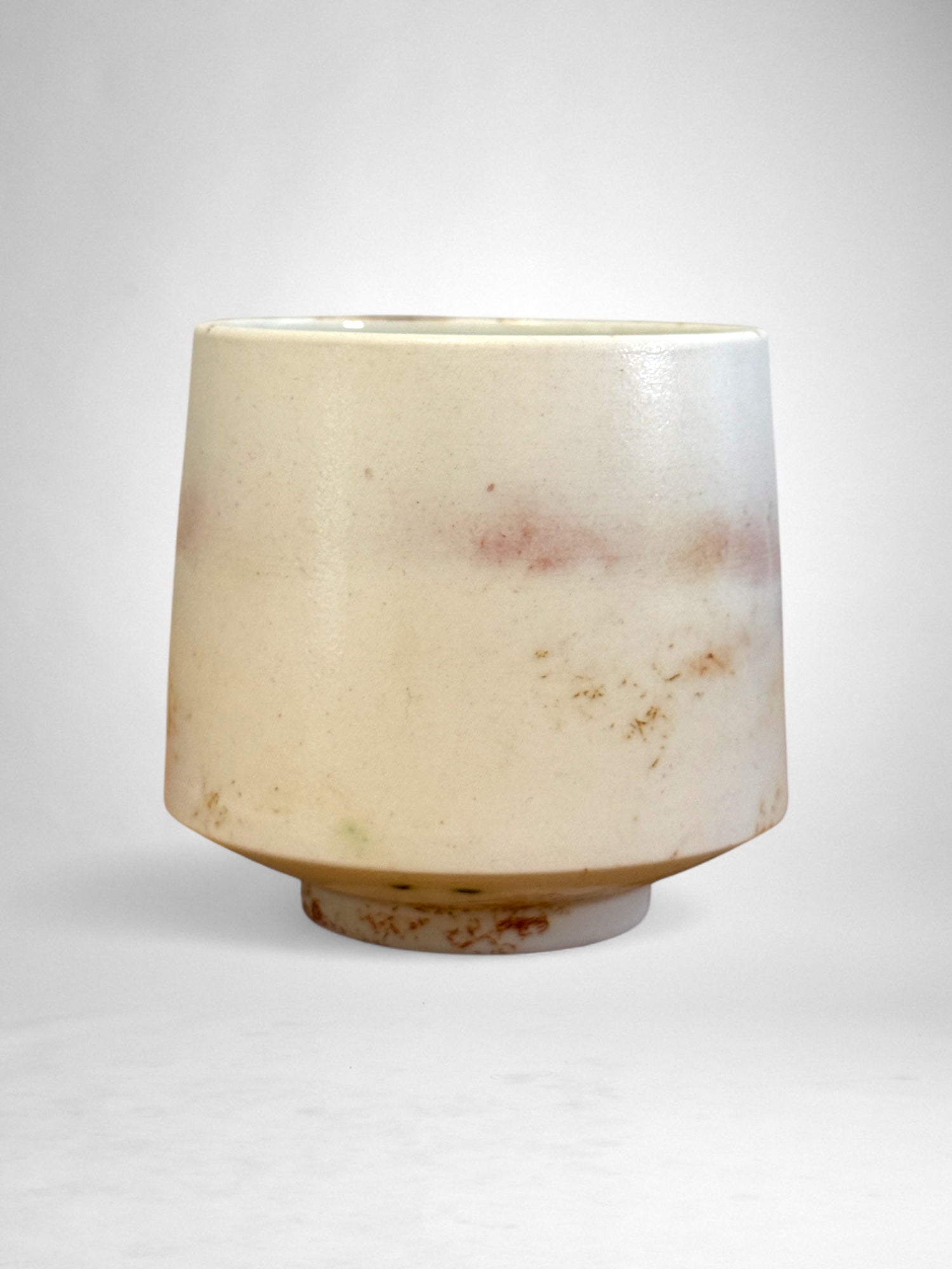 Saggar-Fired Porcelain Cup – Petal Flame (2)