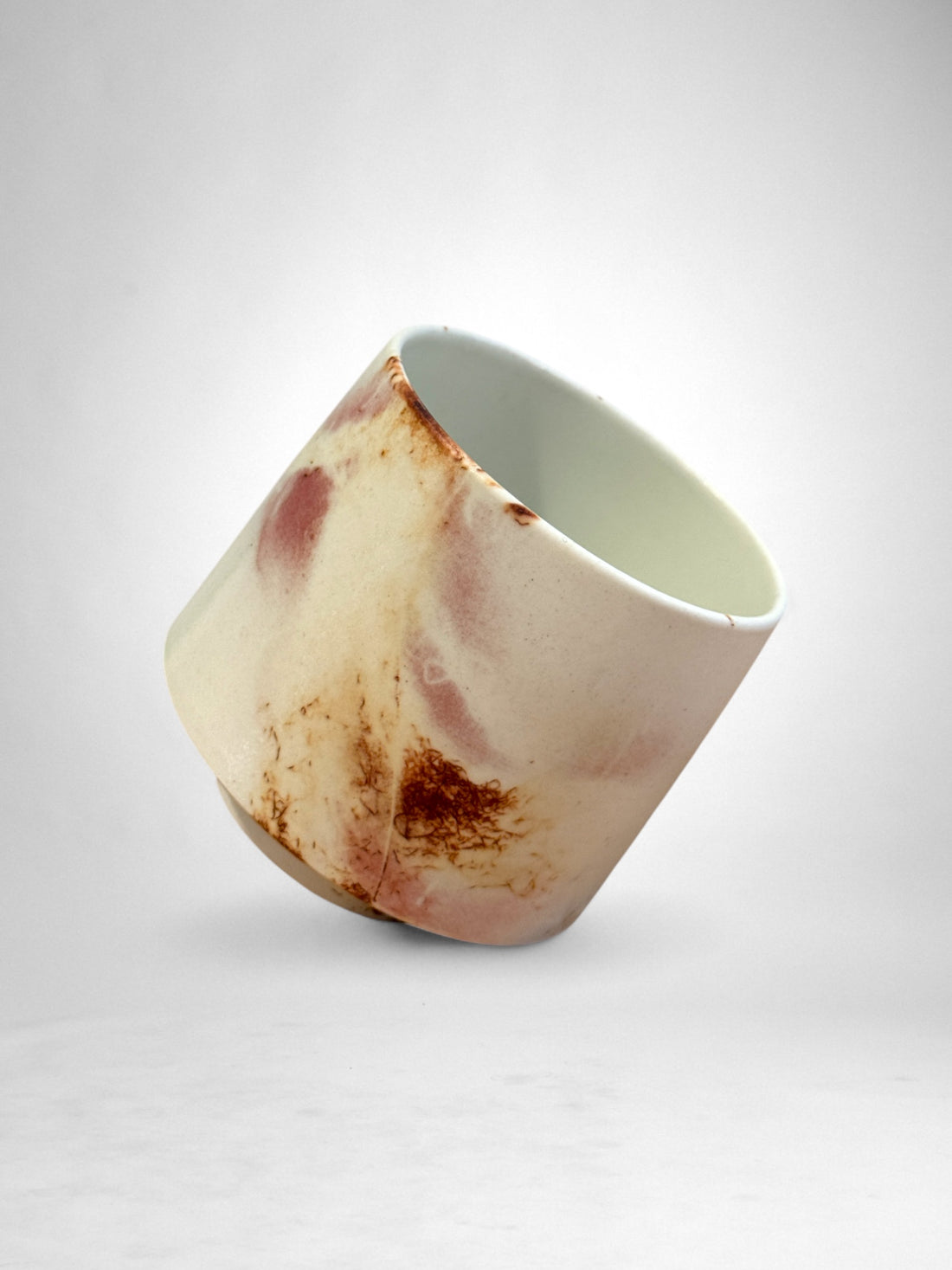 Saggar-Fired Porcelain Cup – Petal Flame (2)