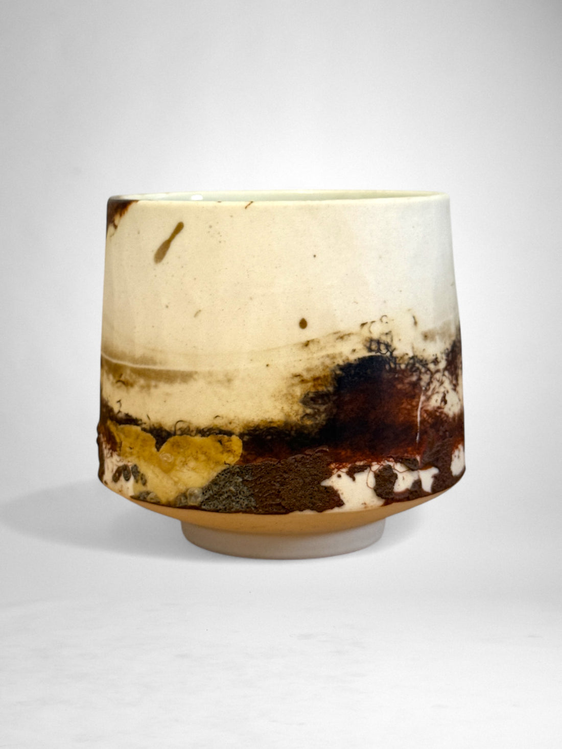 Saggar-Fired Porcelain Cup – Charred Earth (1)