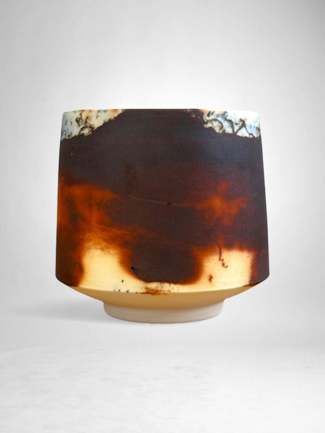 Saggar-Fired Porcelain Cup – Indigo Horizon (2)