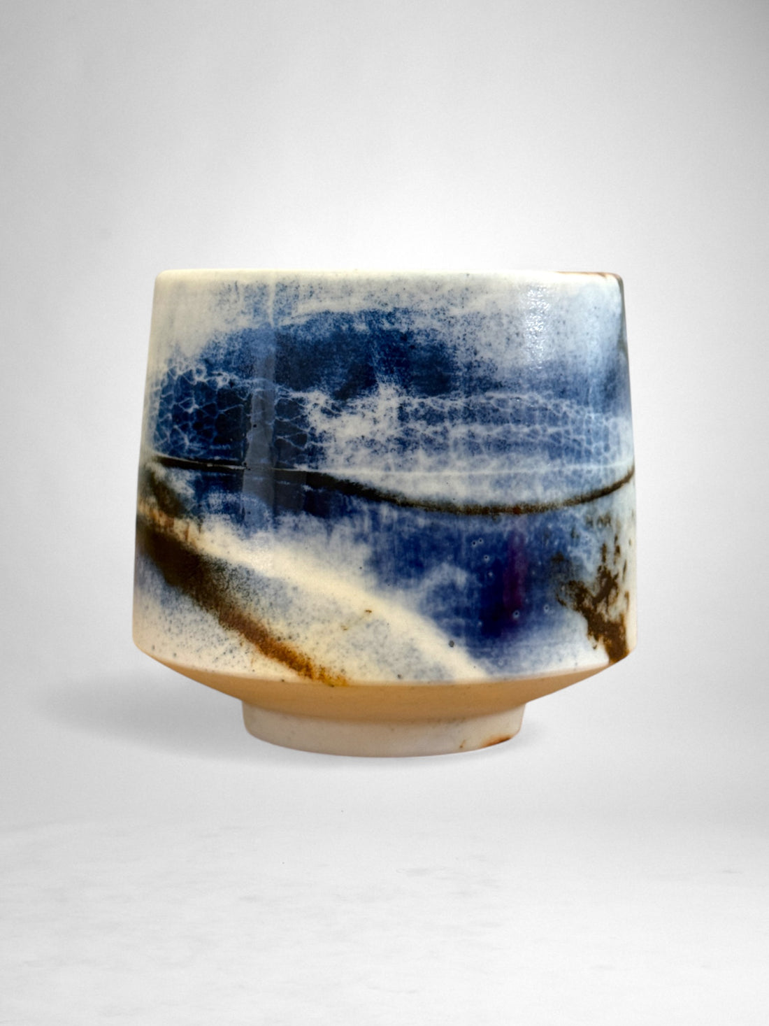 Saggar-Fired Porcelain Cup – Midnight Storm (1)