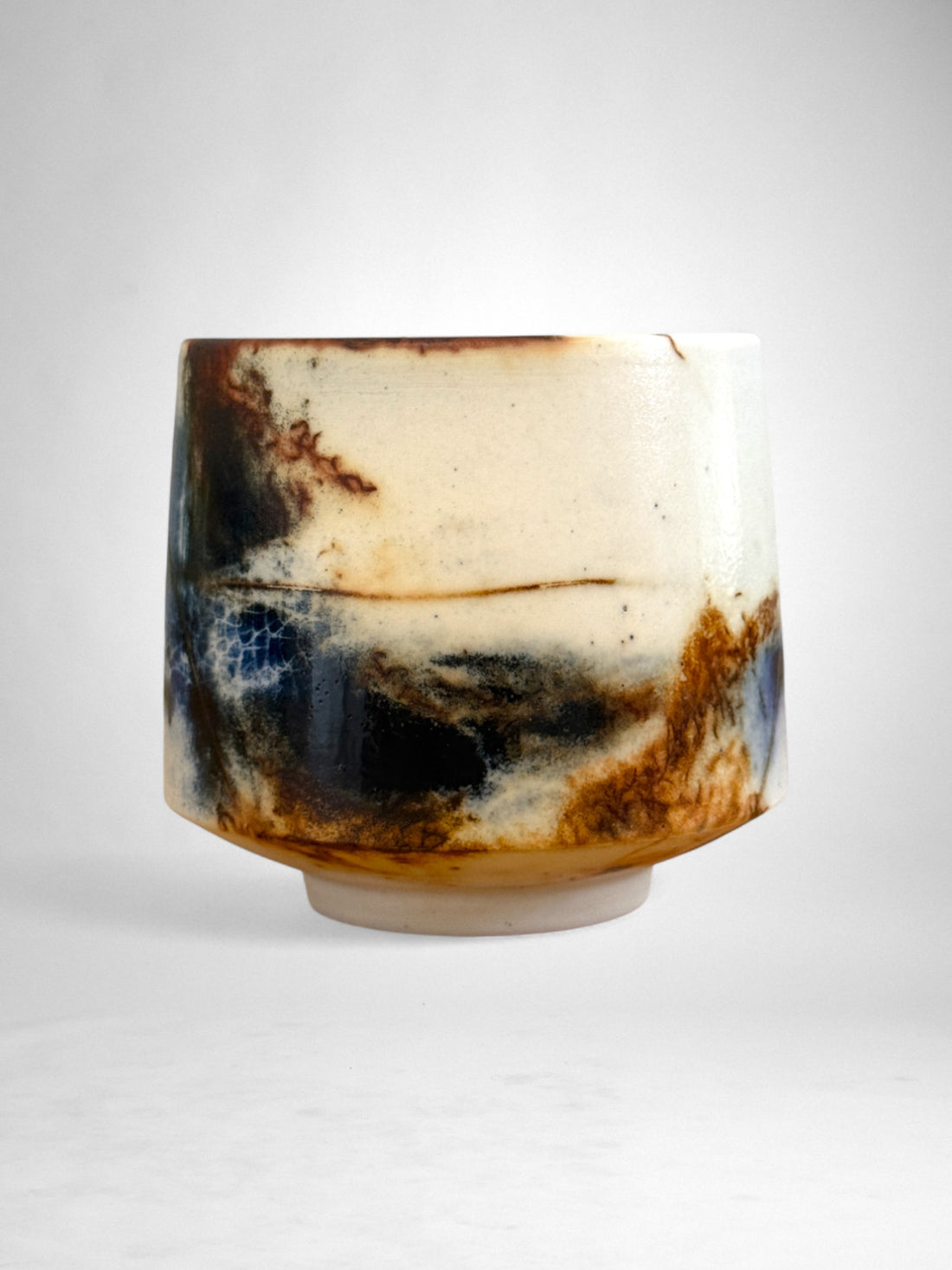 Saggar-Fired Porcelain Cup – Midnight Storm (1)