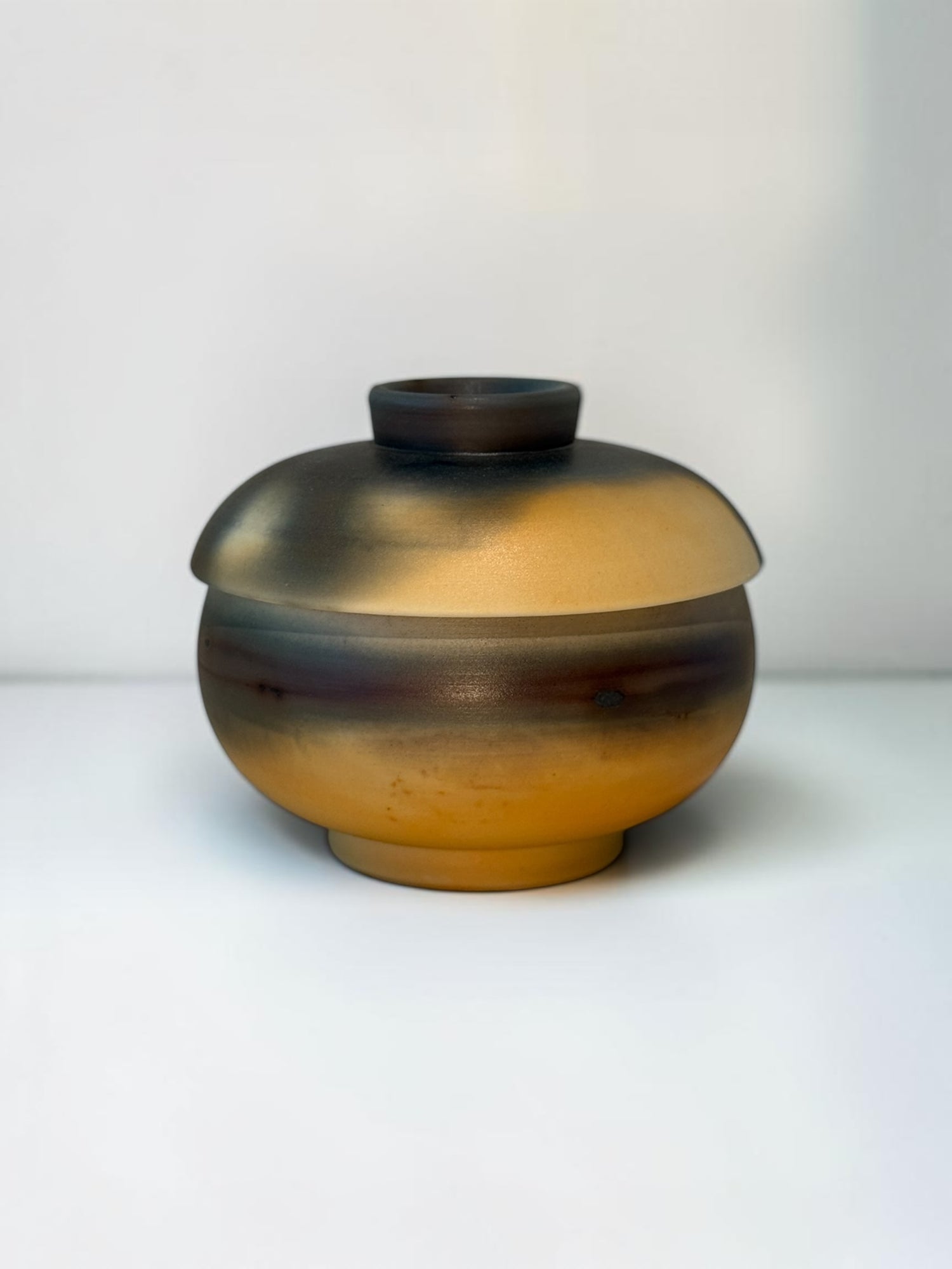 Arita Series – Small Bowl with Lid 1
