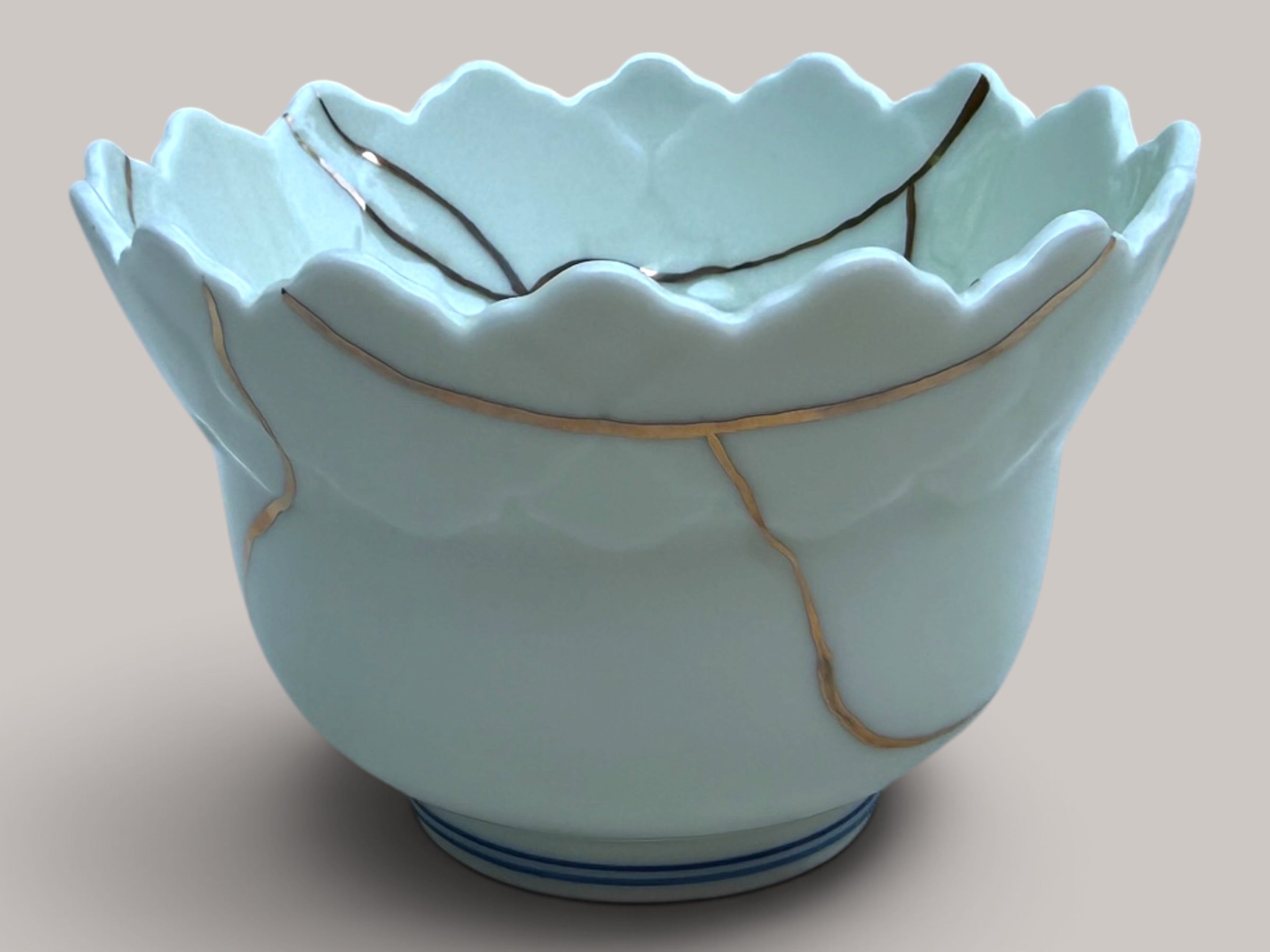 Jeremie Pare Julien large lotus kintsugi bowl