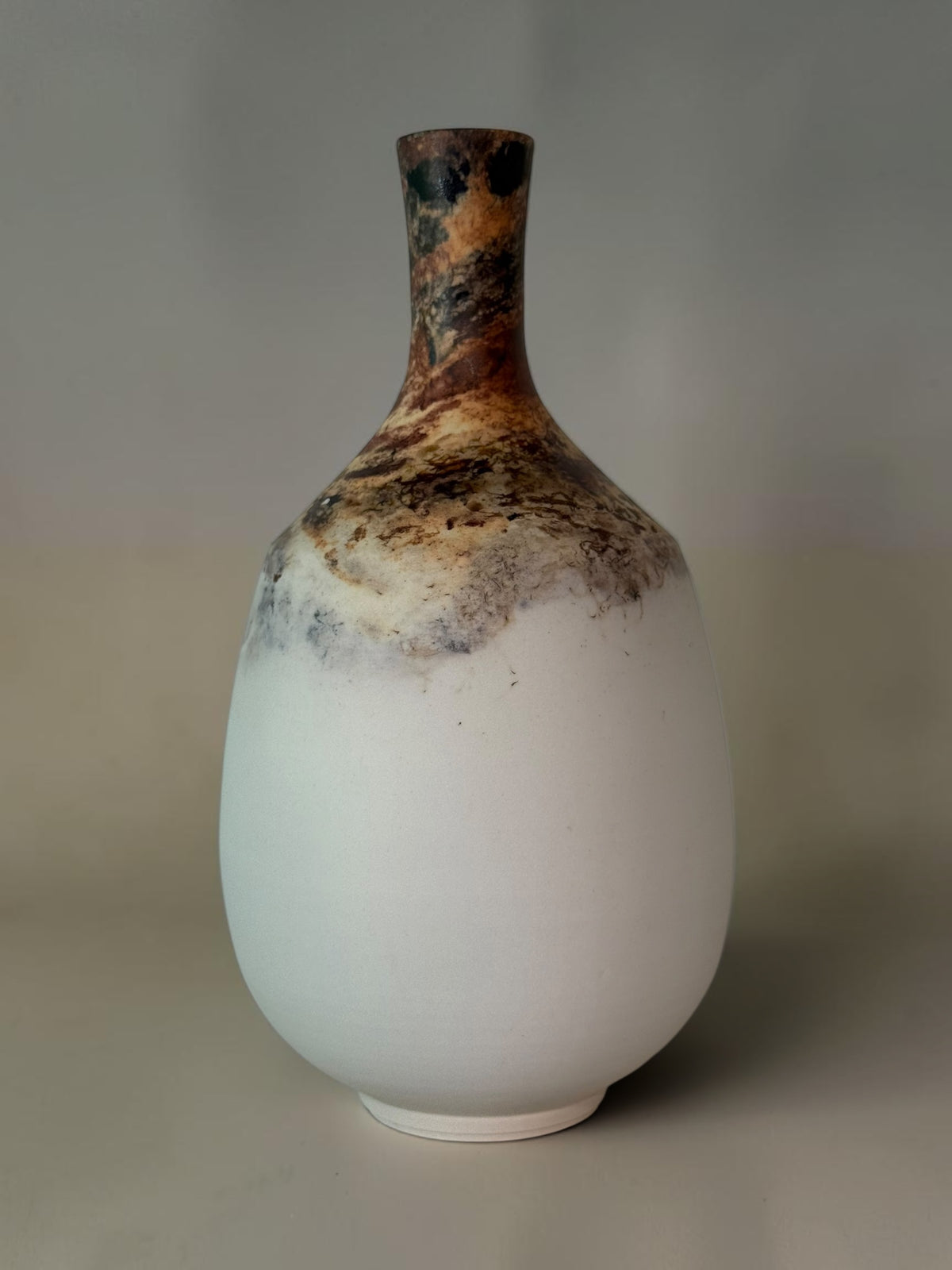 Shuhari Collection vase, Veiled Peak
